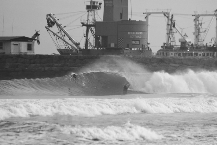 Línea profunda en blanco y negro